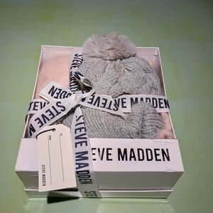 Steve Madden Gray Knit Pom-Pom Beanie And Pink Scarf Gift Set